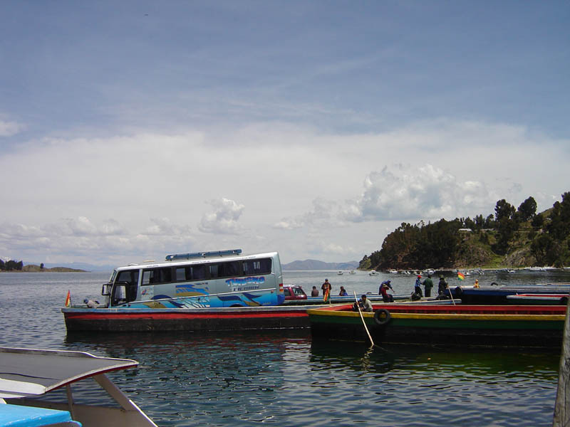 Bolivia, lago Titicaca, traghetto.