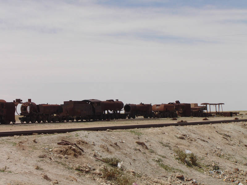 Bolivia, Uyuni, il deposito delle vecchie locomotive.