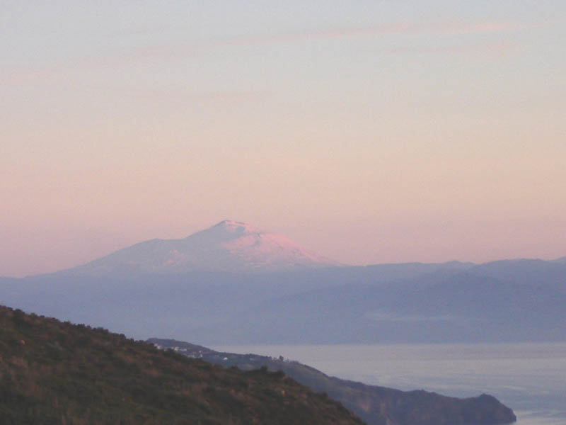 L'Etna visto dalle Eolie.