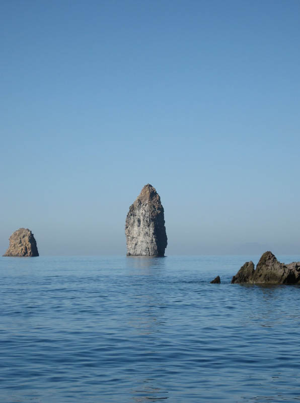 Isole Eolie, i Faraglioni di Lipari.