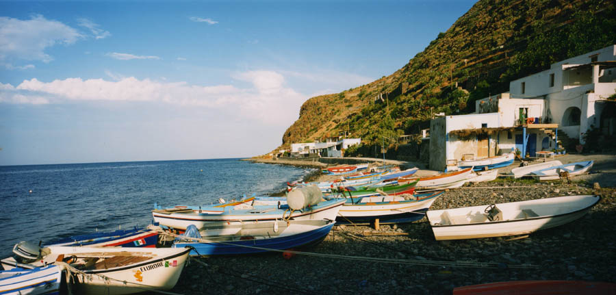 Barche sulla riva di Pecorini.