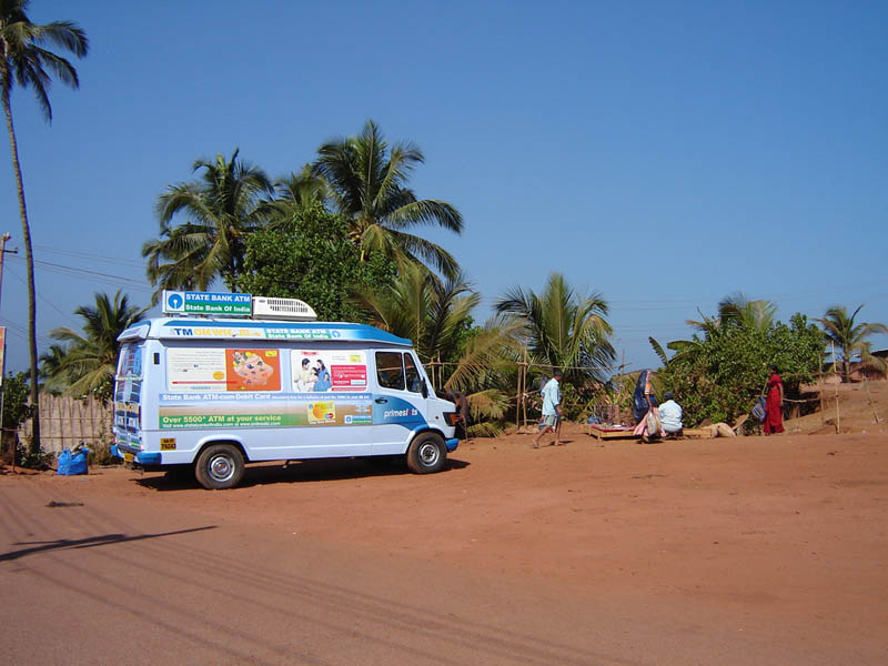 India, Goa - Bancomat ambulante.