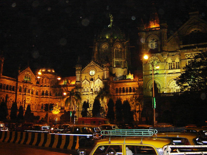  Mumbai, Victoria Station.