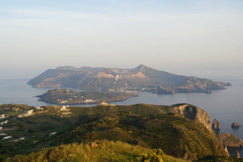 Lipari, panorama su Vulcano