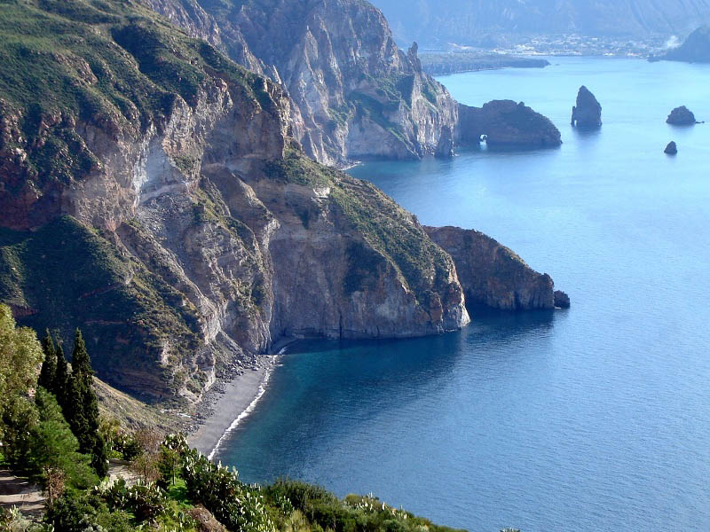 Lipari Quattrocchi, vista su Vallemuria.