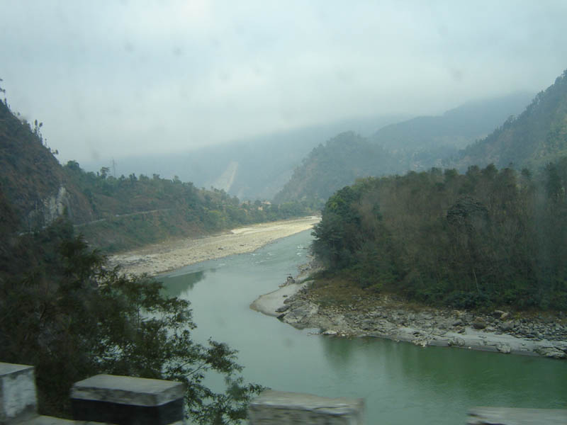 Nepal, lungo il fiume Seti verso Pokhara.