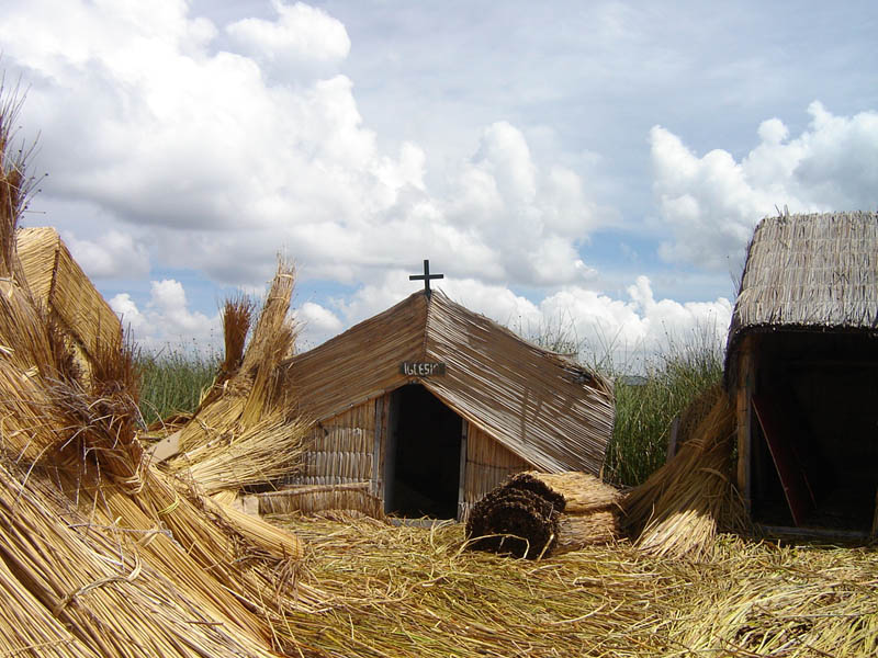 Islas Flotantes, la Chiesa