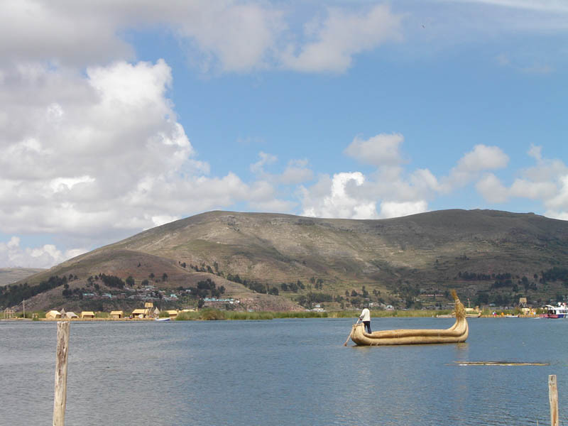 Titicaca, le tipiche barche di canne totora