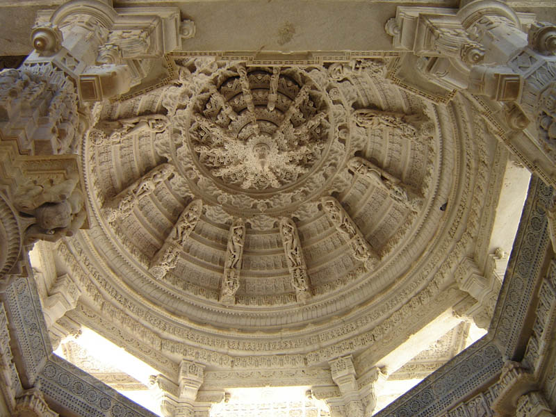 Ranakpur, la cupula del tempio.