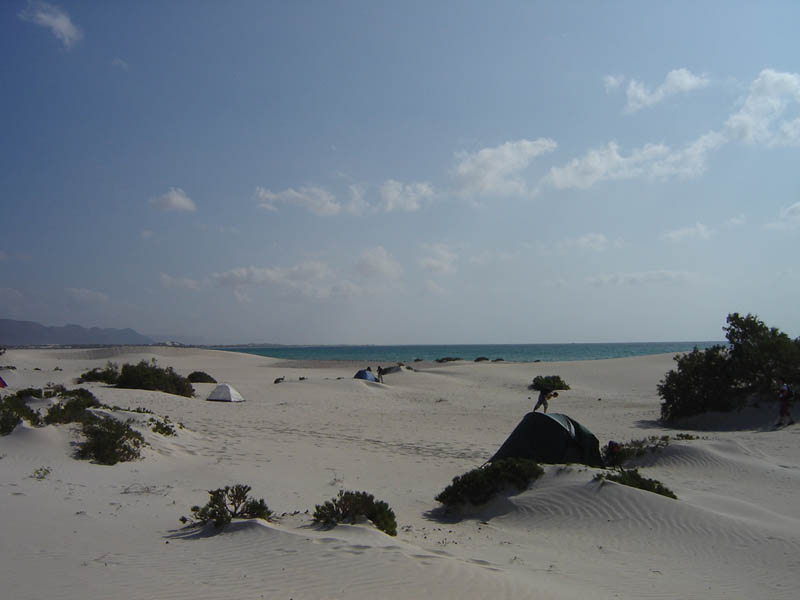 Socotra, bivacco sulla spiaggia